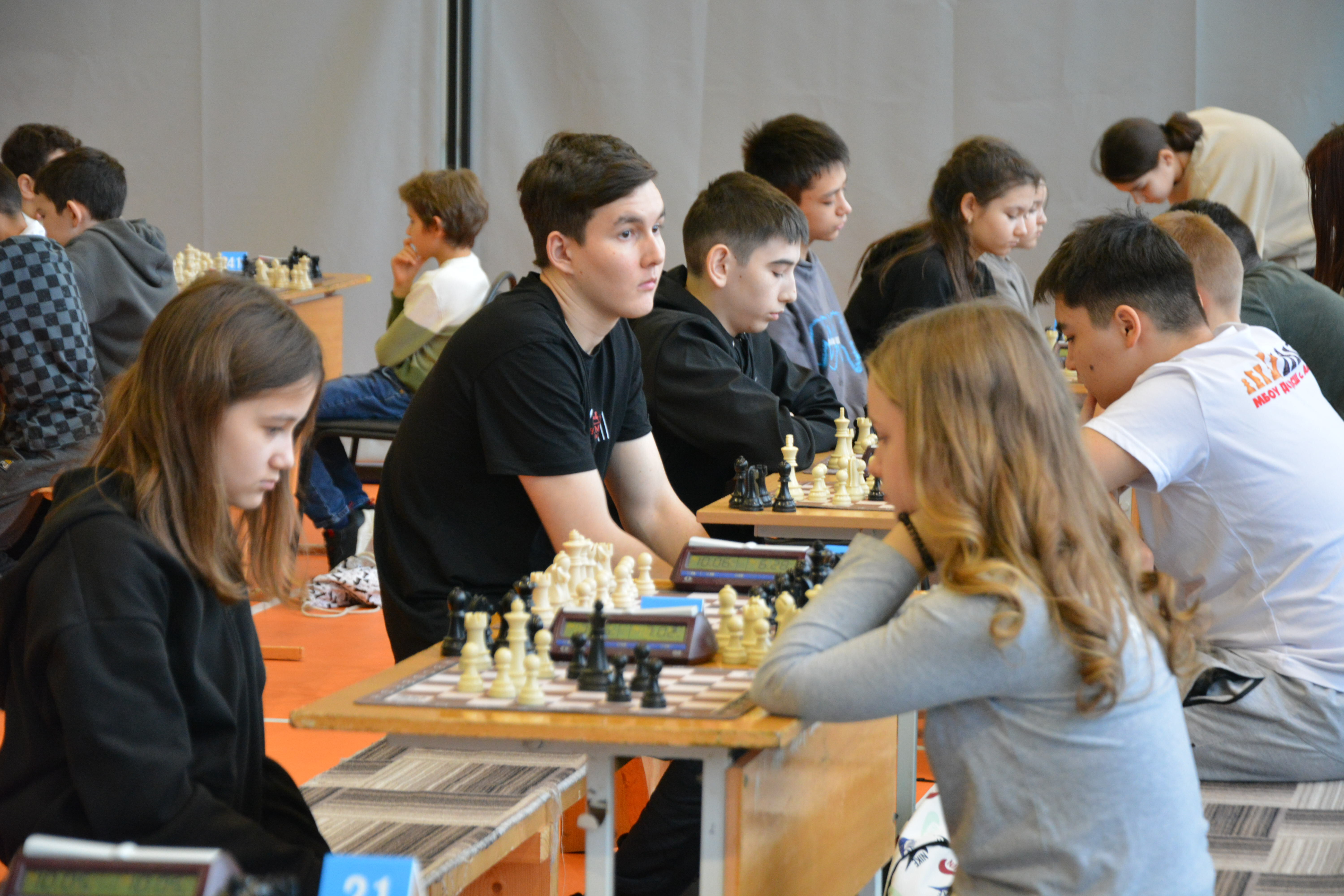 В Бураево начался Чемпионат по быстрым шахматам