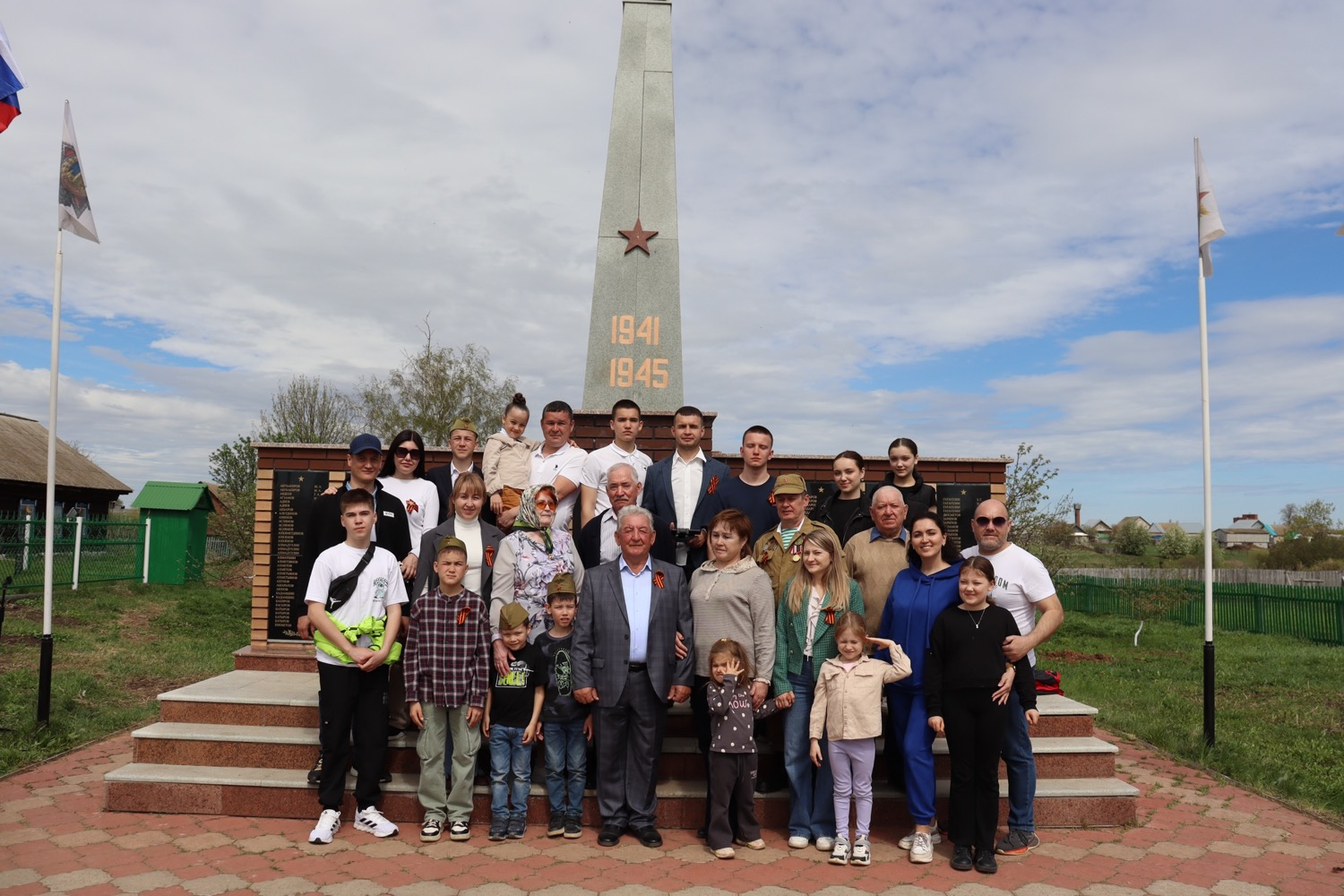 Туган як дип янып яшәп