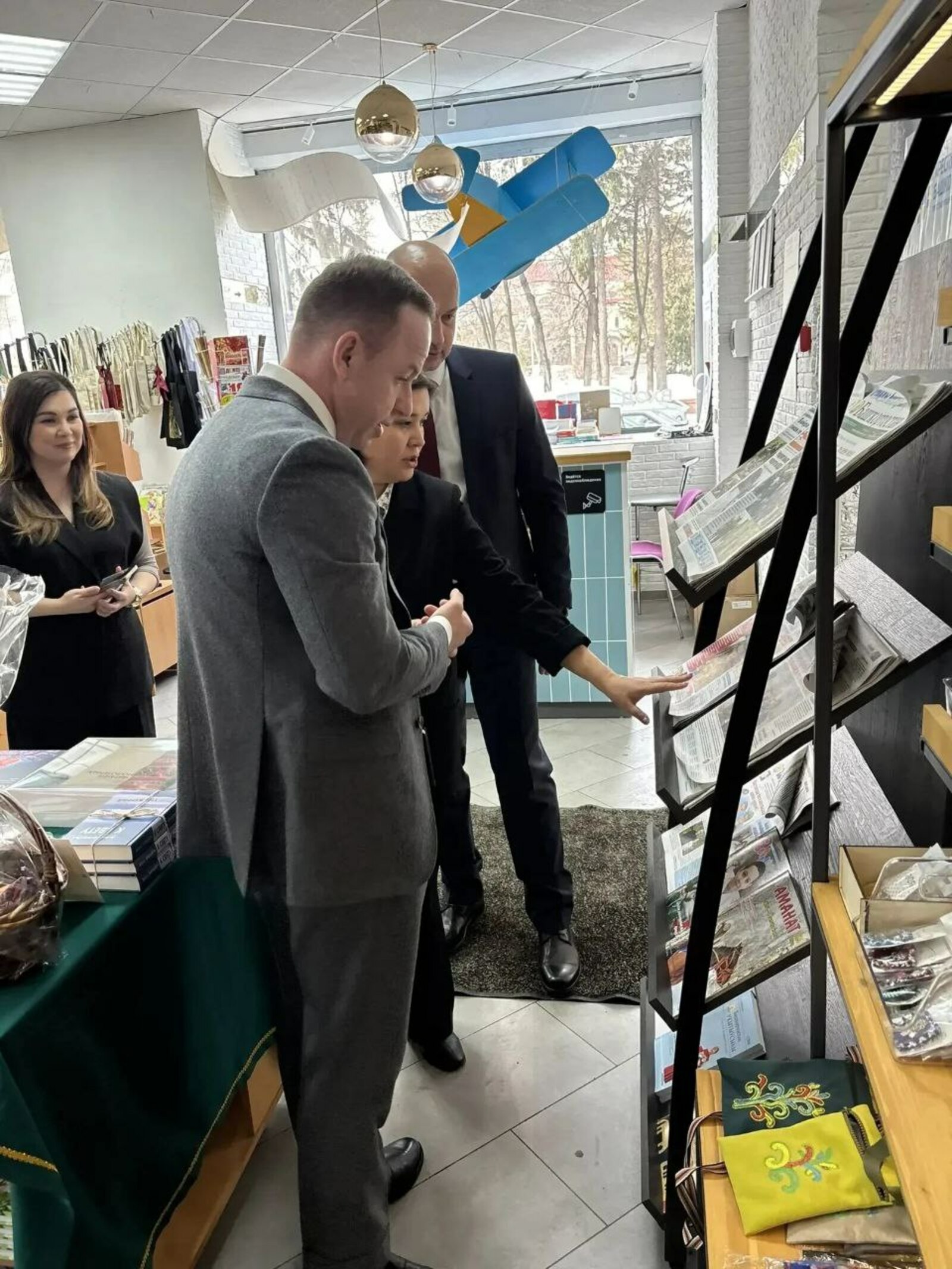 Заместитель председателя Челябинской области посетил магазин "Китап"