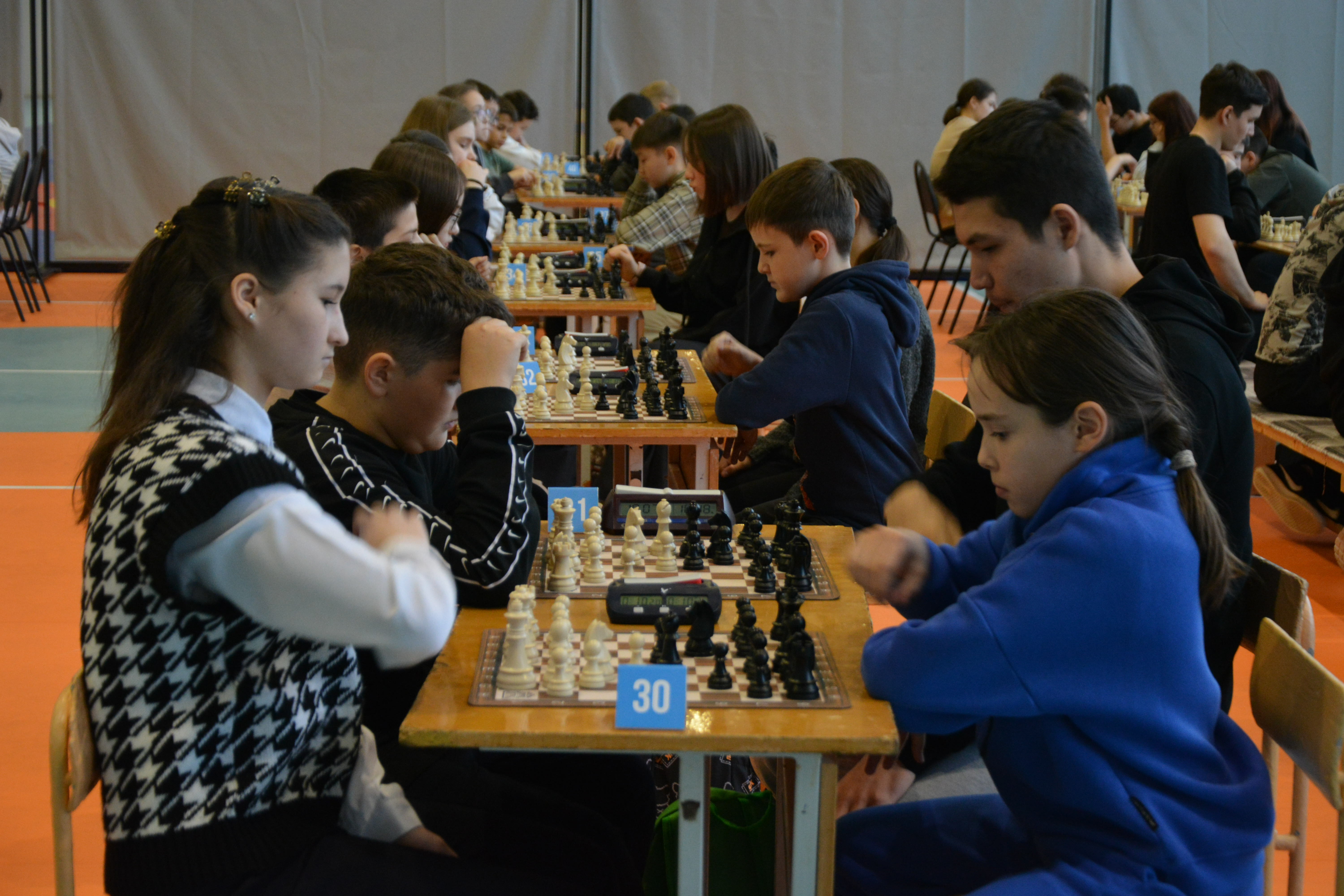 В Бураево начался Чемпионат по быстрым шахматам