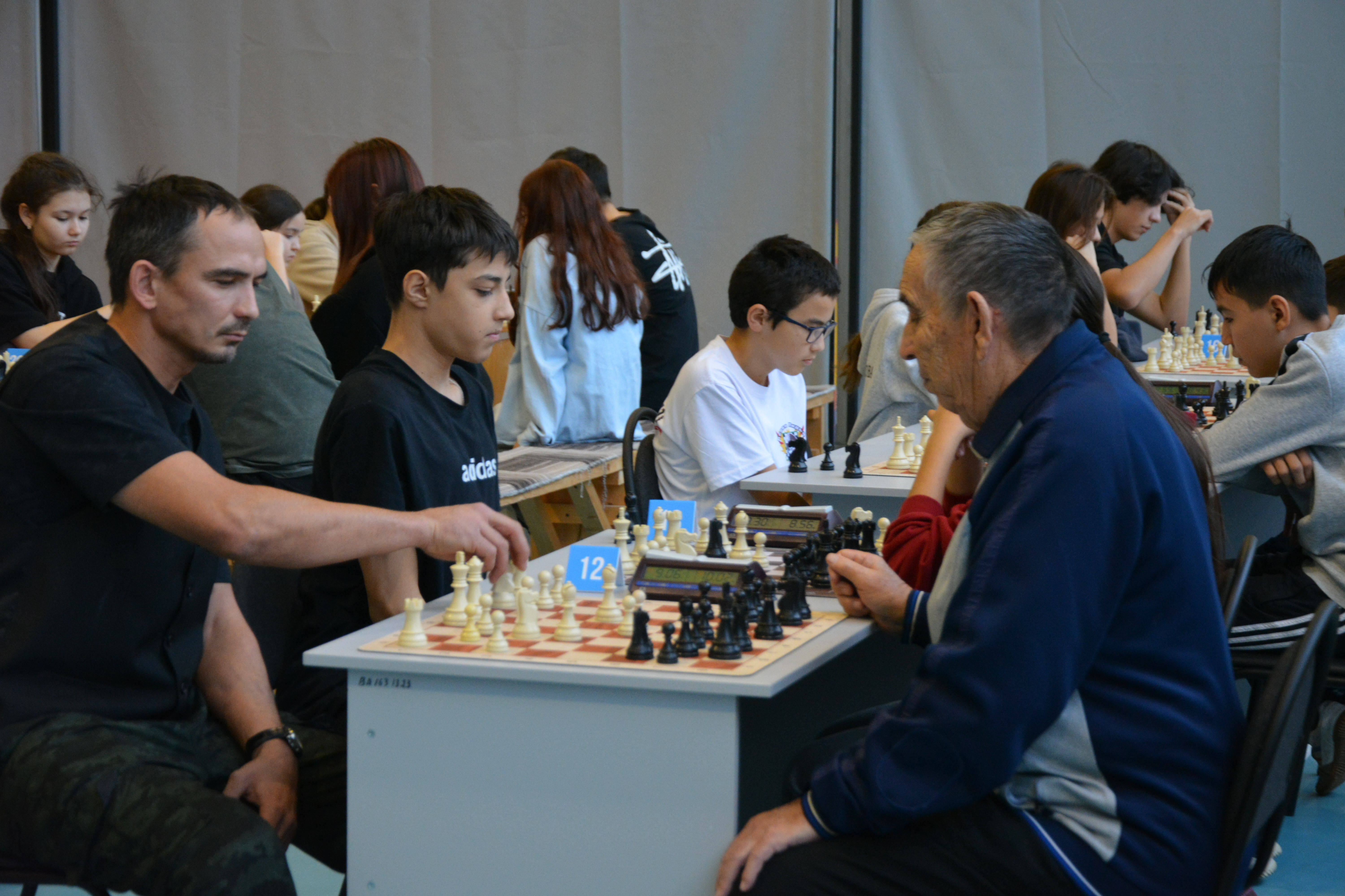 В Бураево начался Чемпионат по быстрым шахматам