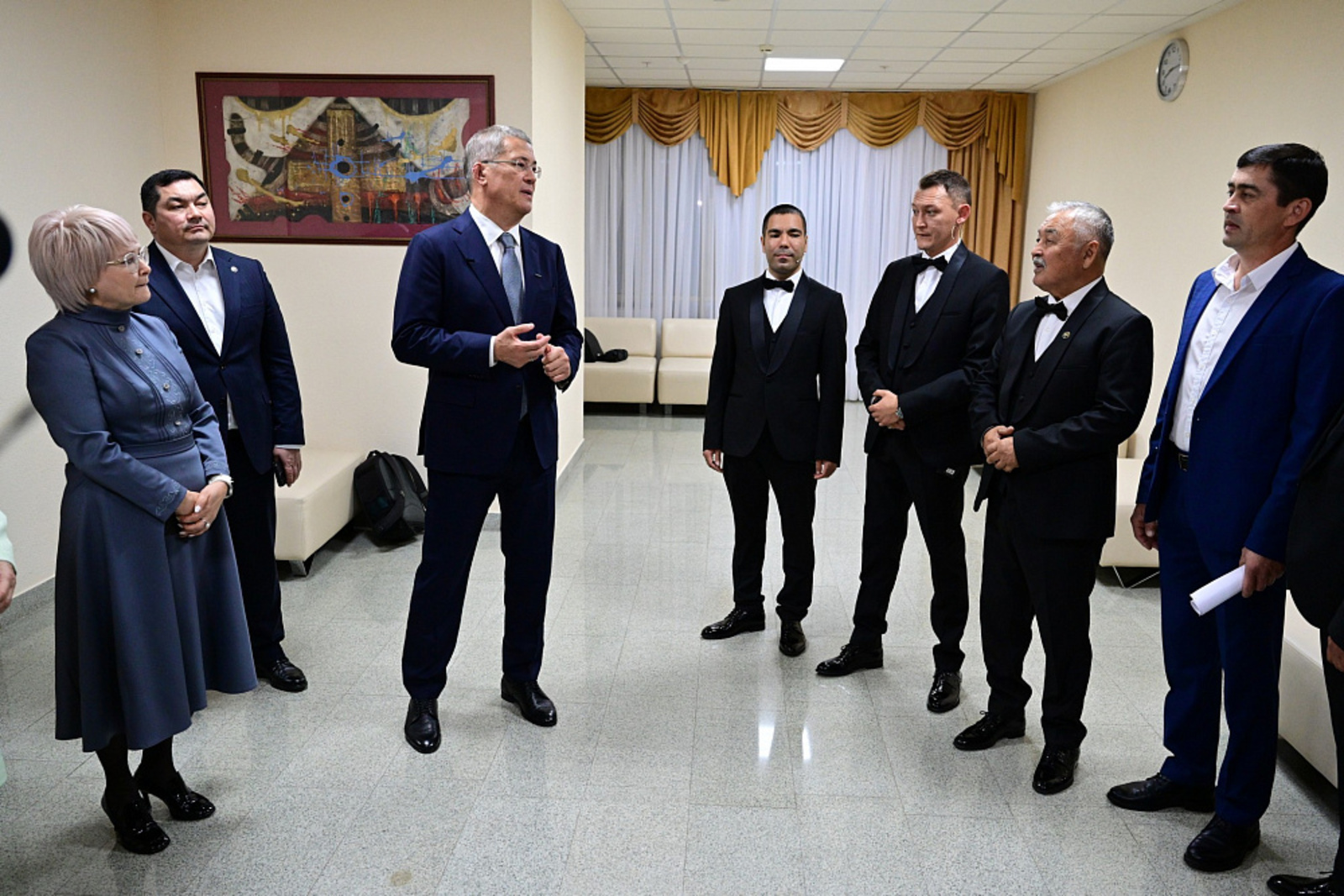 В День курая Радий Хабиров посетил концертГосударственного ансамбля кураистов РБ