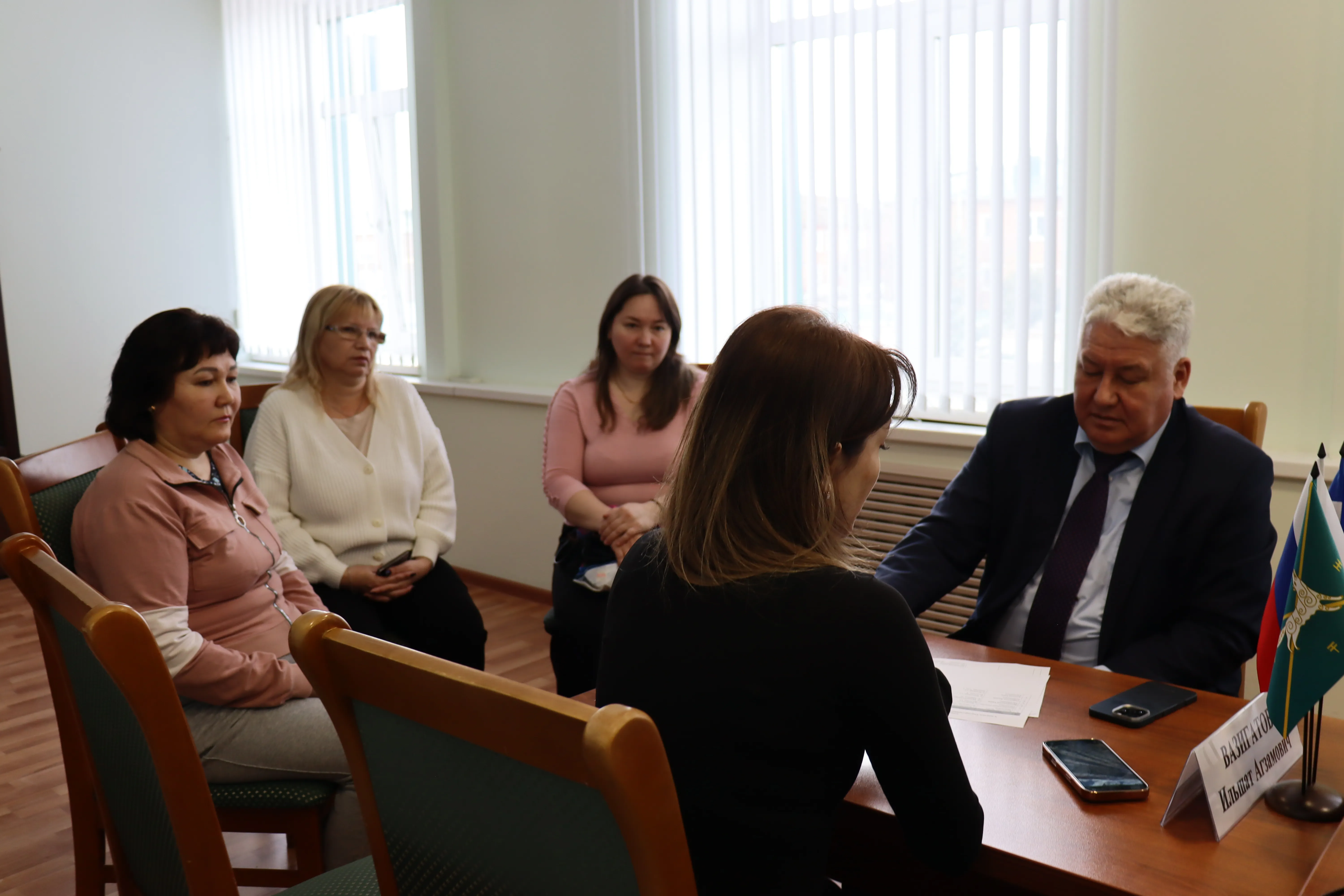 Депутат борайлыларны кабул итте