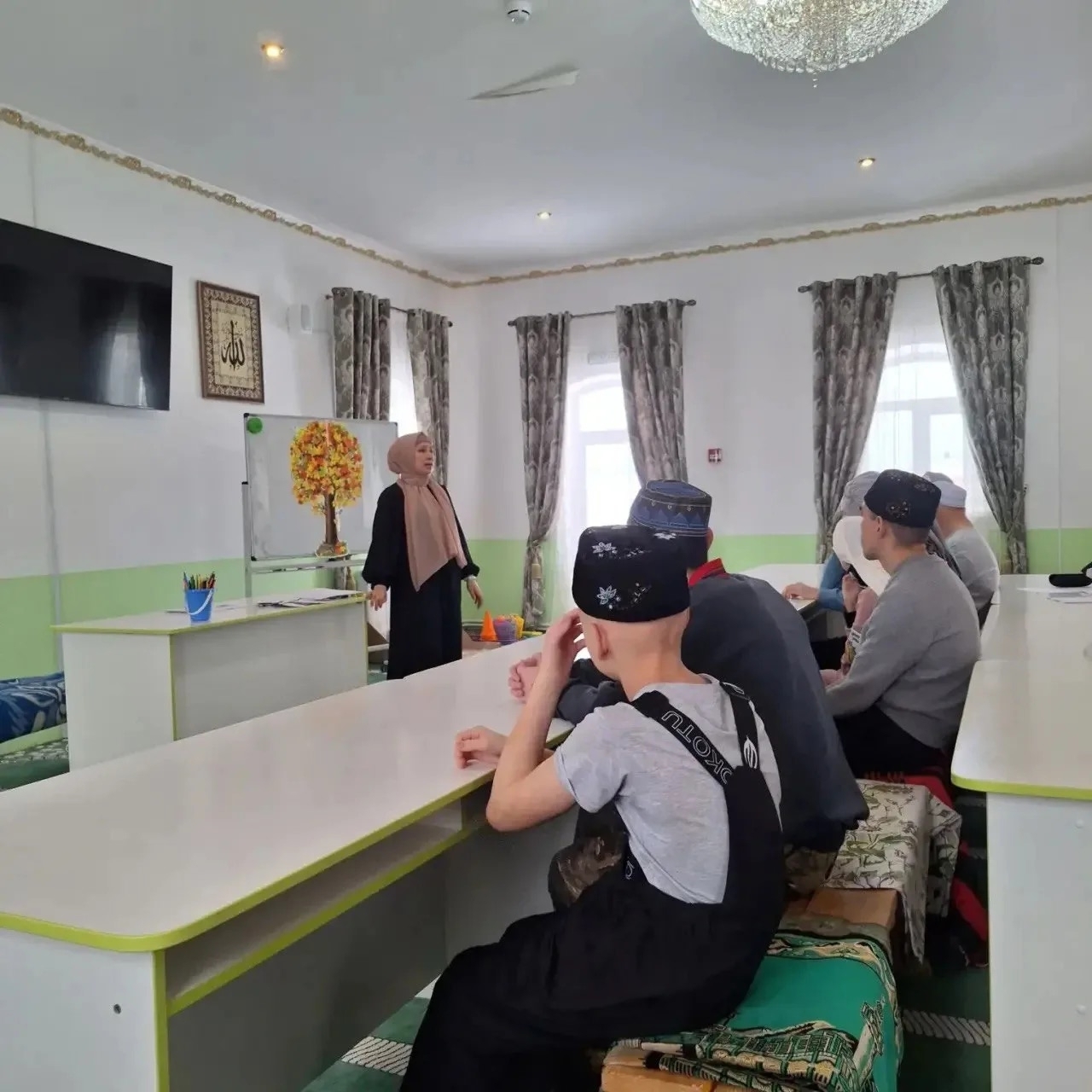 Для детей из центра «Солнечный лучик» провели праздник в преддверии Рамадана