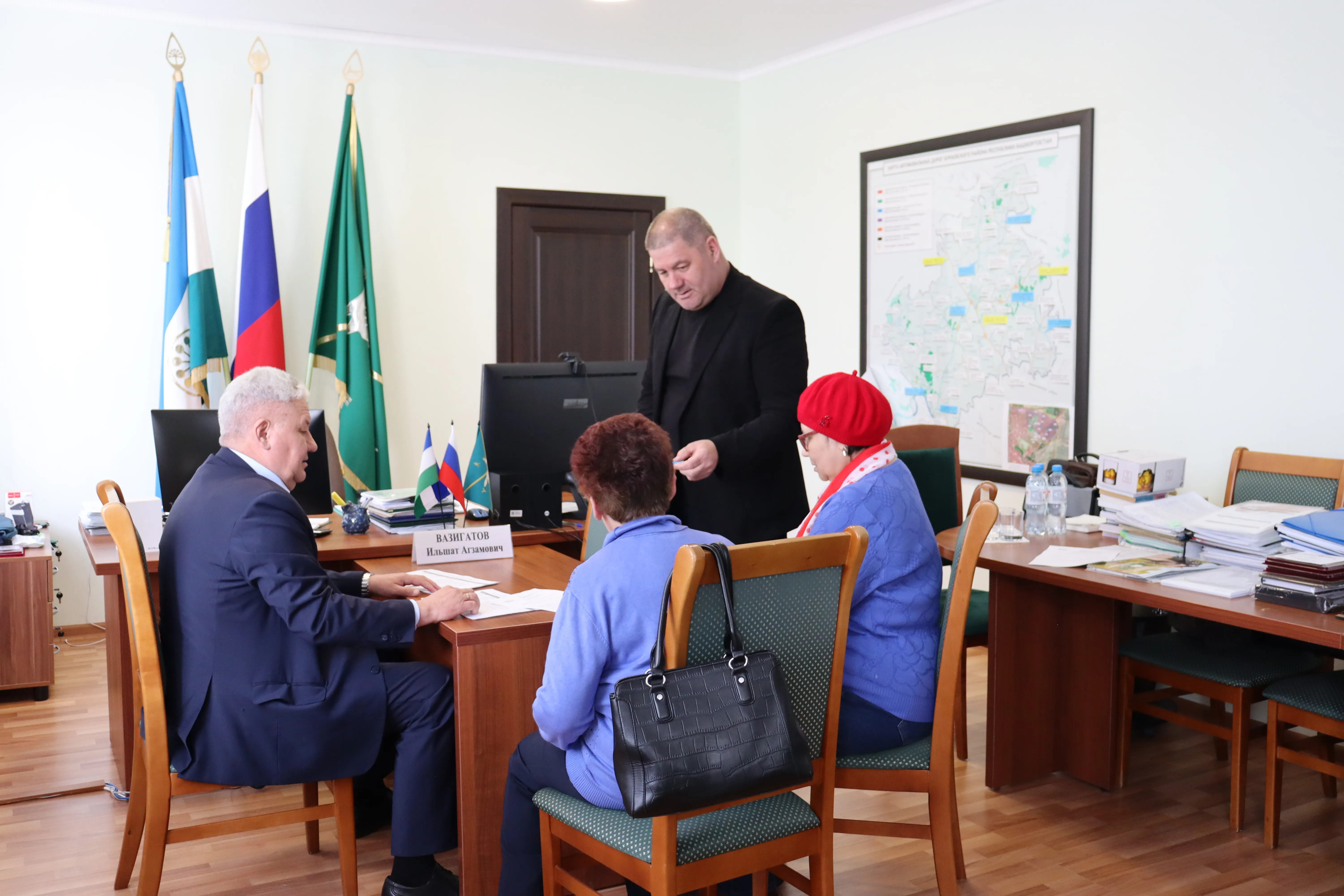 Депутат борайлыларны кабул итте