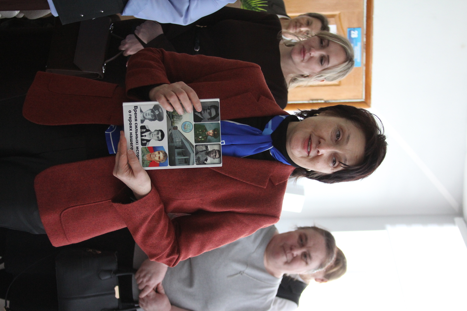 Гимназиядә "Герой парта"лары ачылды