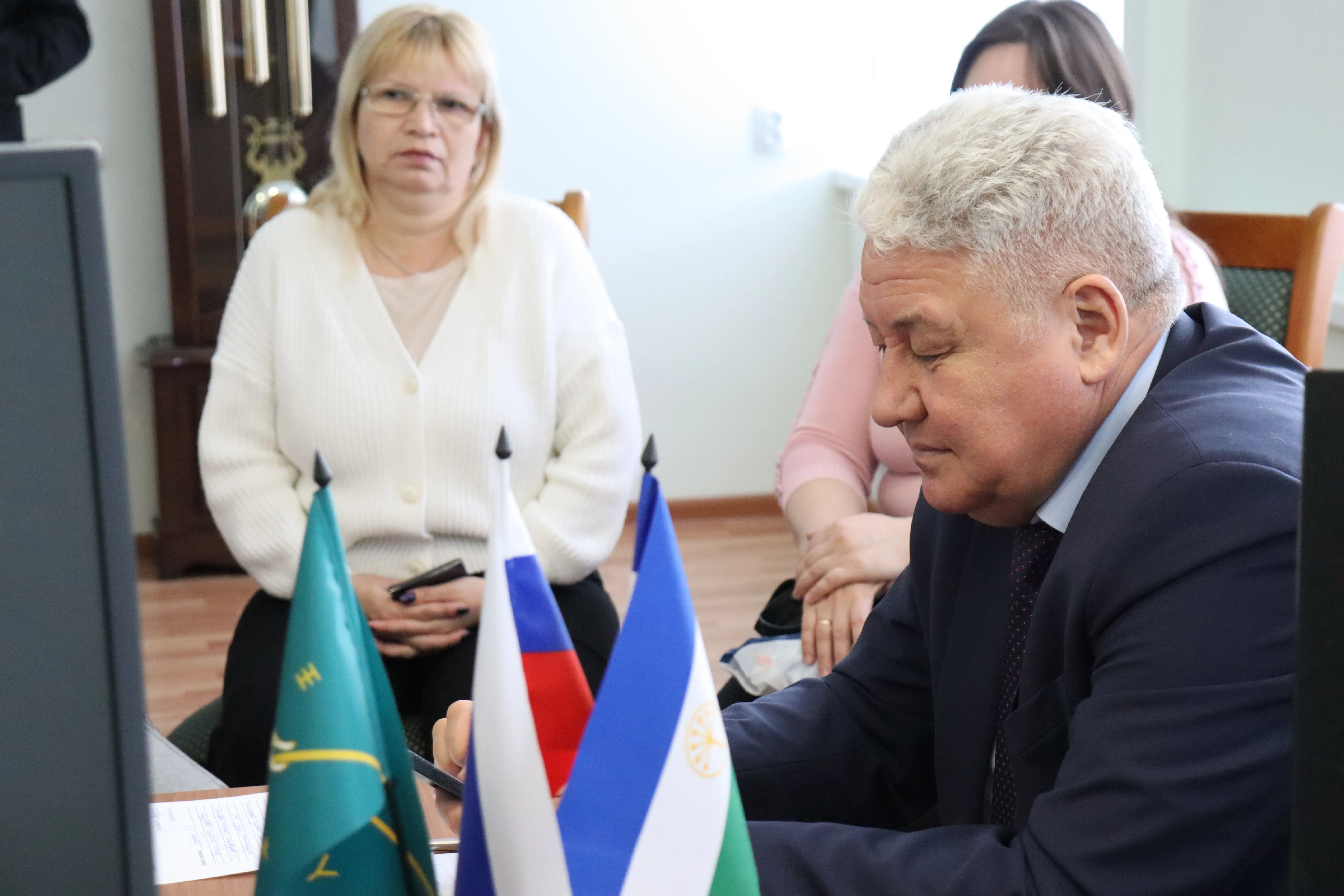 Депутат борайлыларны кабул итте