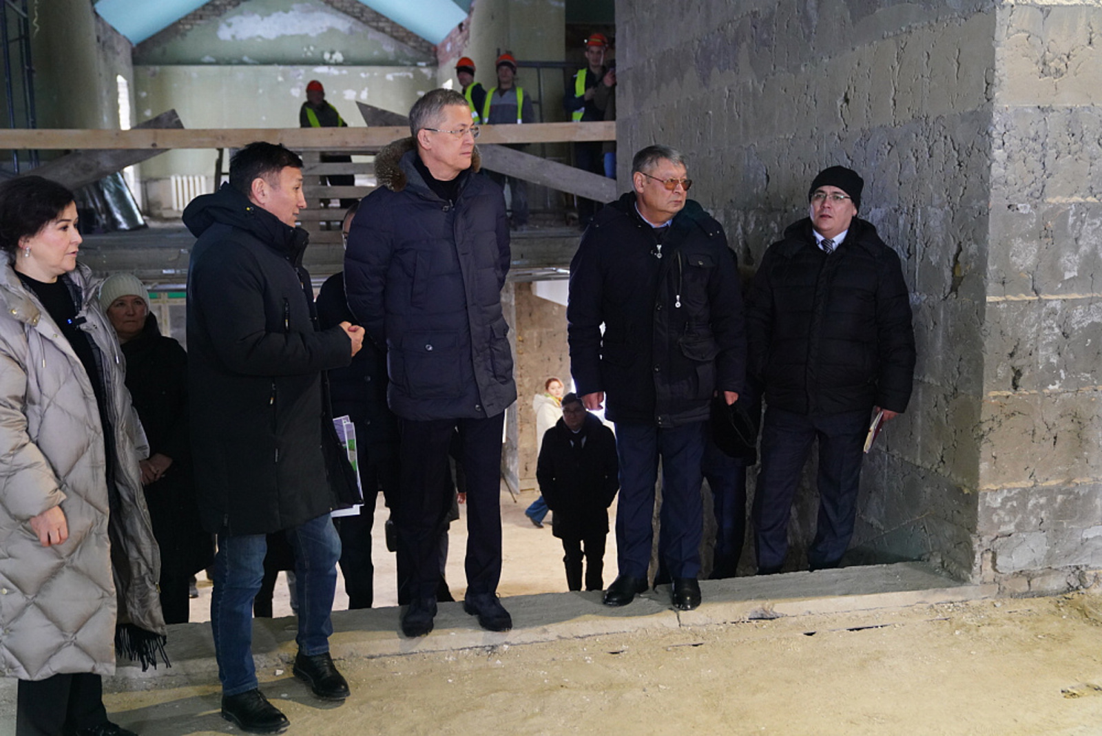 Радий Хабиров ознакомился с ходом капитального ремонта музея Салавата Юлаева