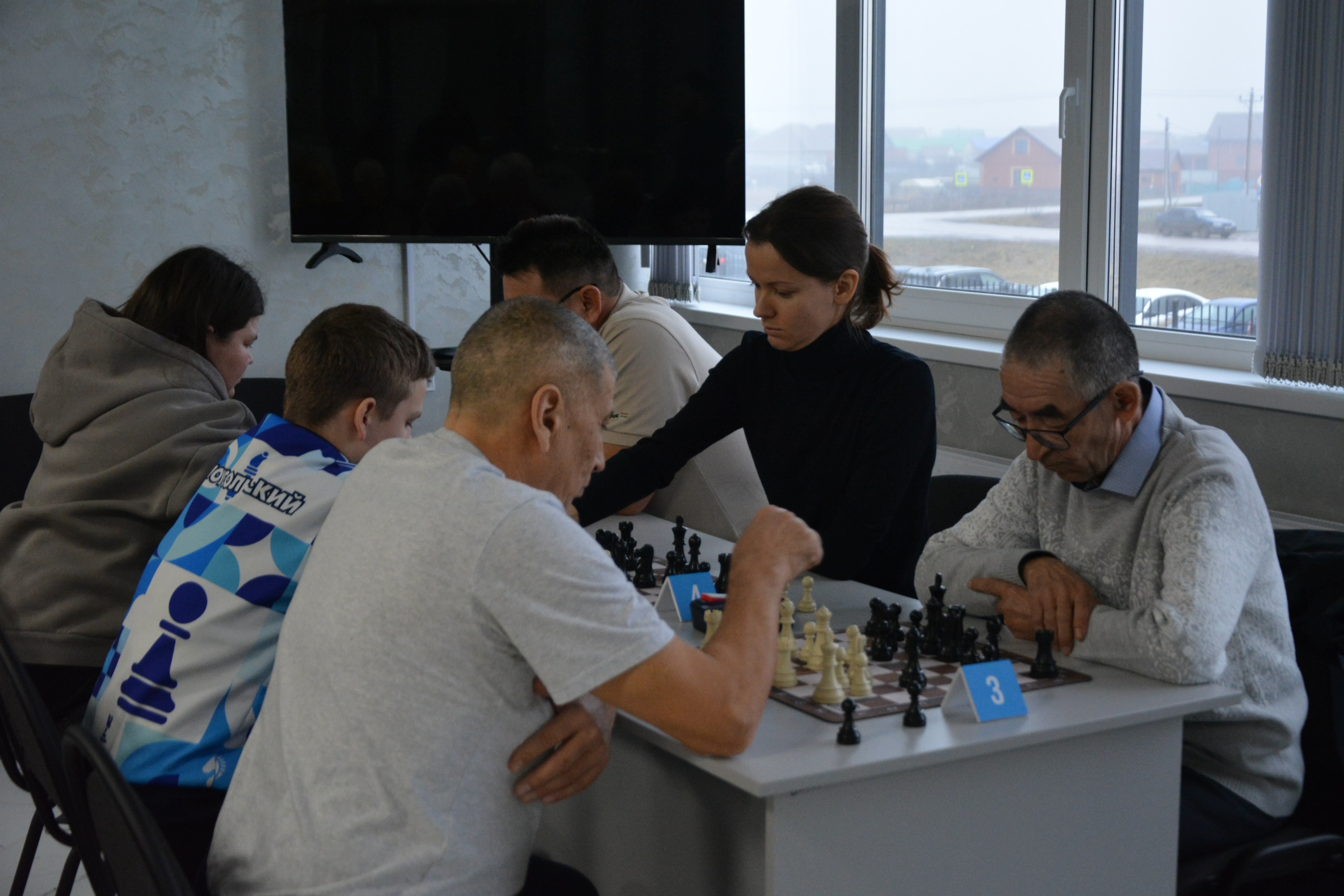 В Бураево начался Чемпионат по быстрым шахматам