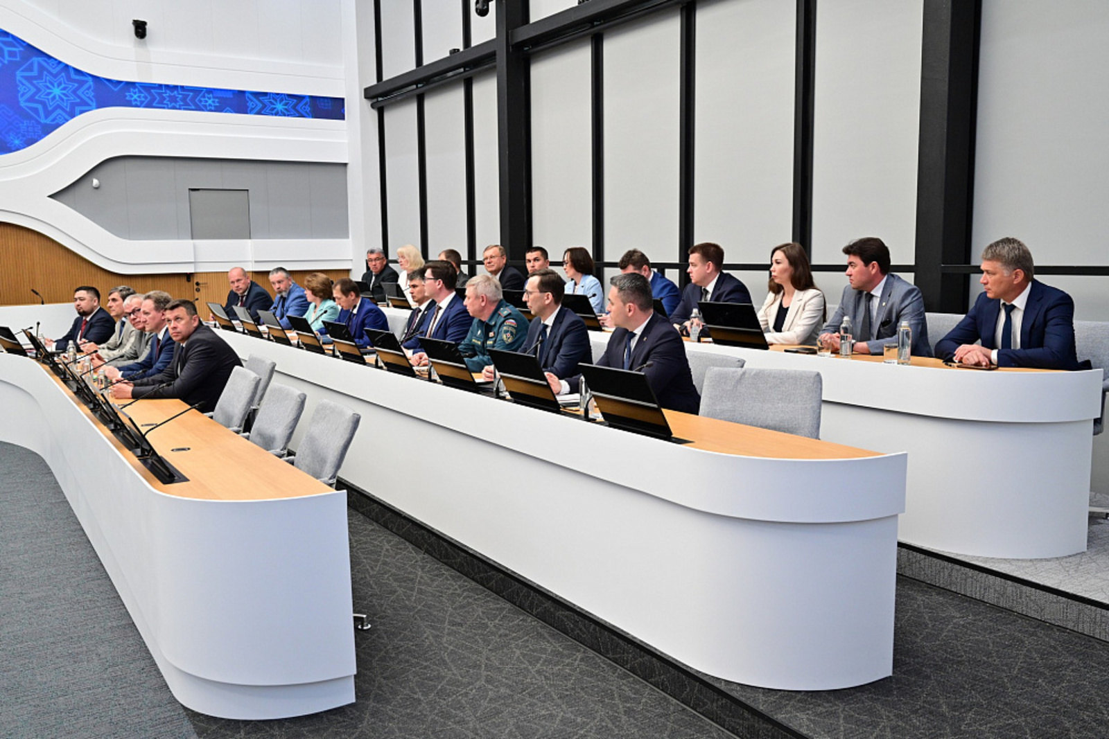 Радий Хабиров вручил государственные награды Башкортостана