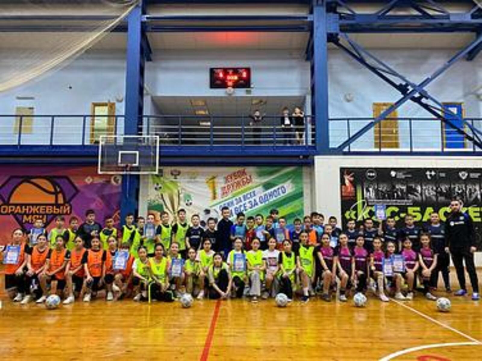 В Бураевском районе прошёл турнир по мини‑футболу среди юношей и девушек