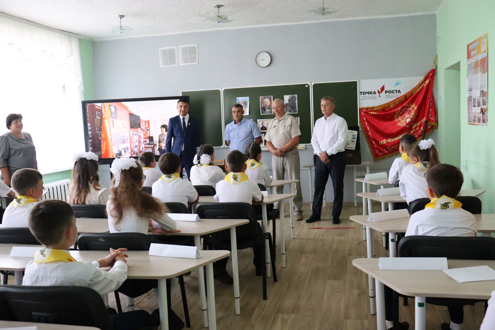 В Гимназии №2 села Бураево провели классный час к 123-летию генерала Минигали Шаймуратова