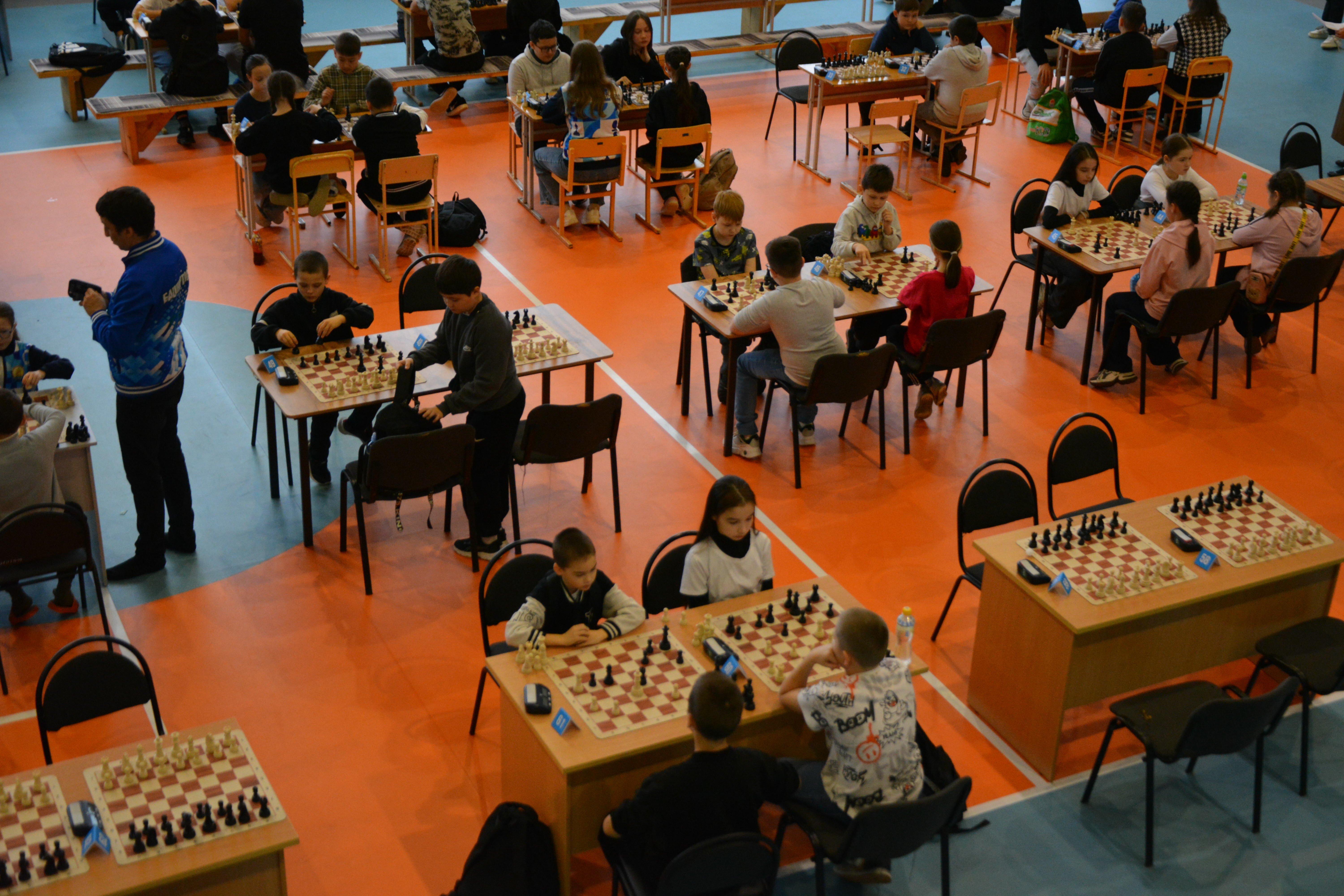 В Бураево начался Чемпионат по быстрым шахматам