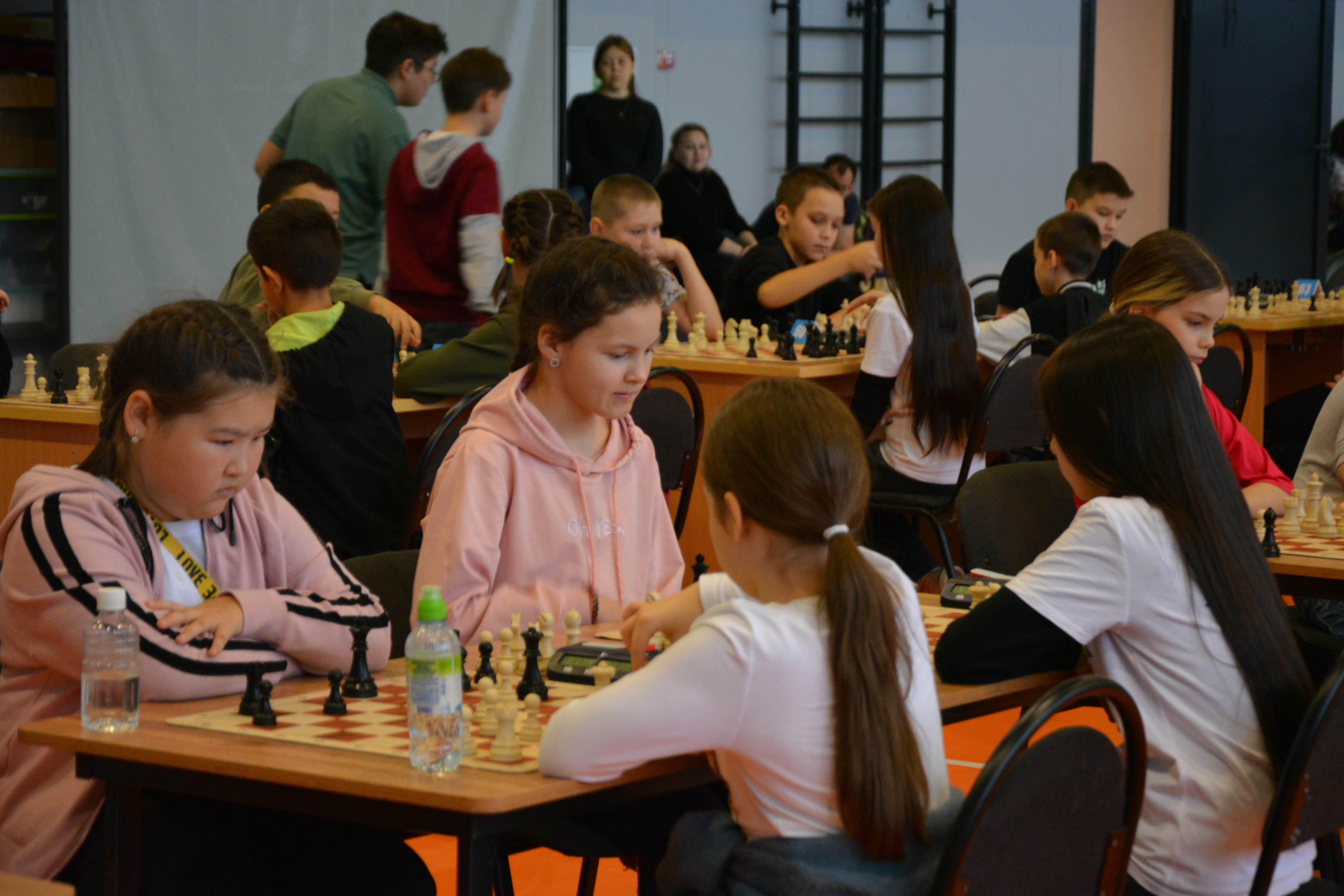 В Бураево начался Чемпионат по быстрым шахматам