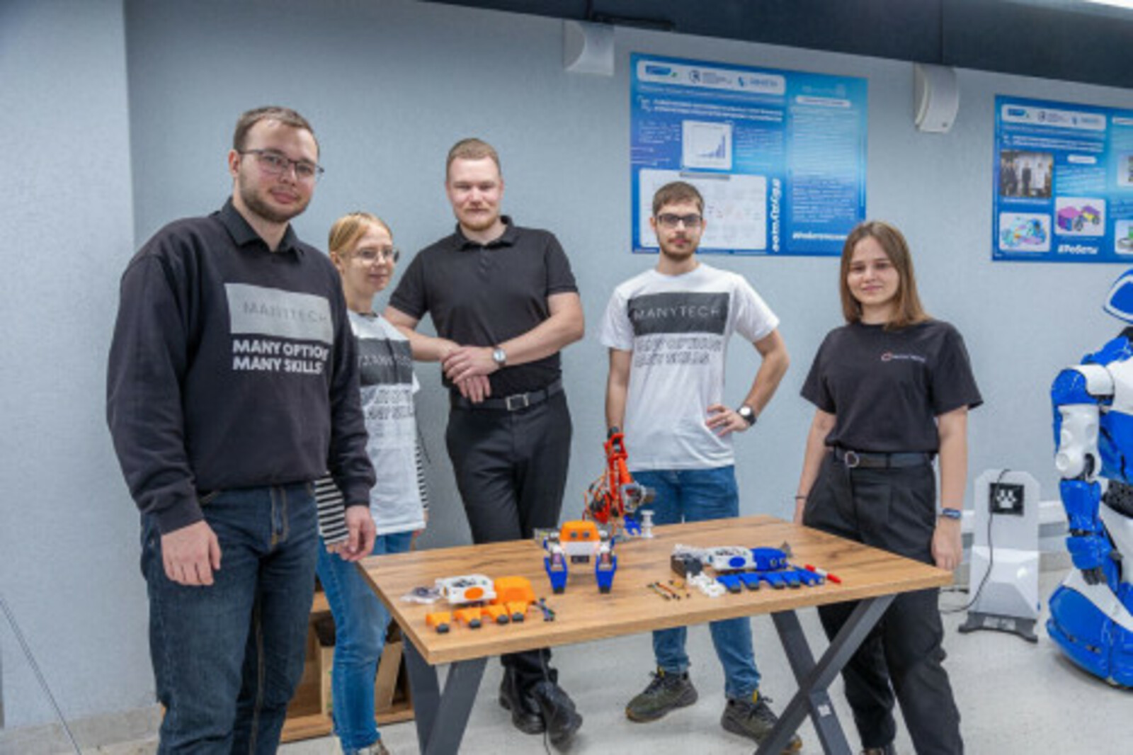 Студенты кампуса разработали продвинутые образовательные наборы по робототехнике