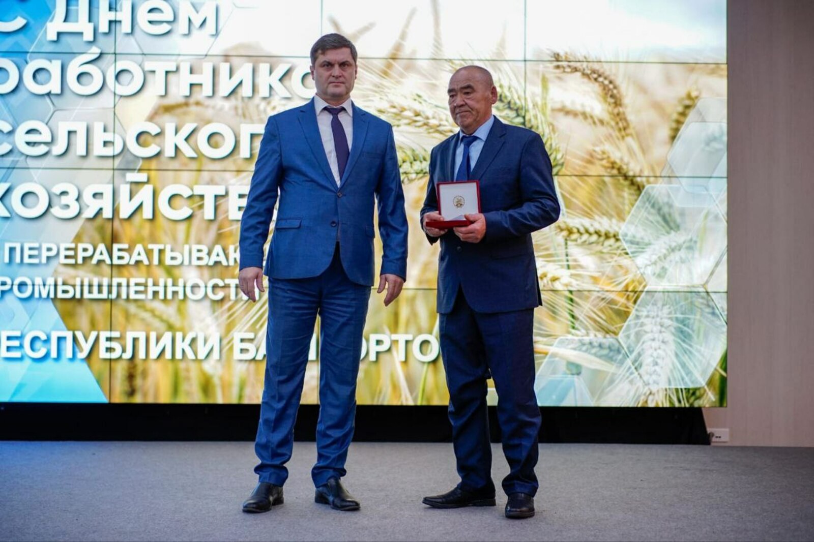 Үткән тормышы, яраткан эше белән канәгать