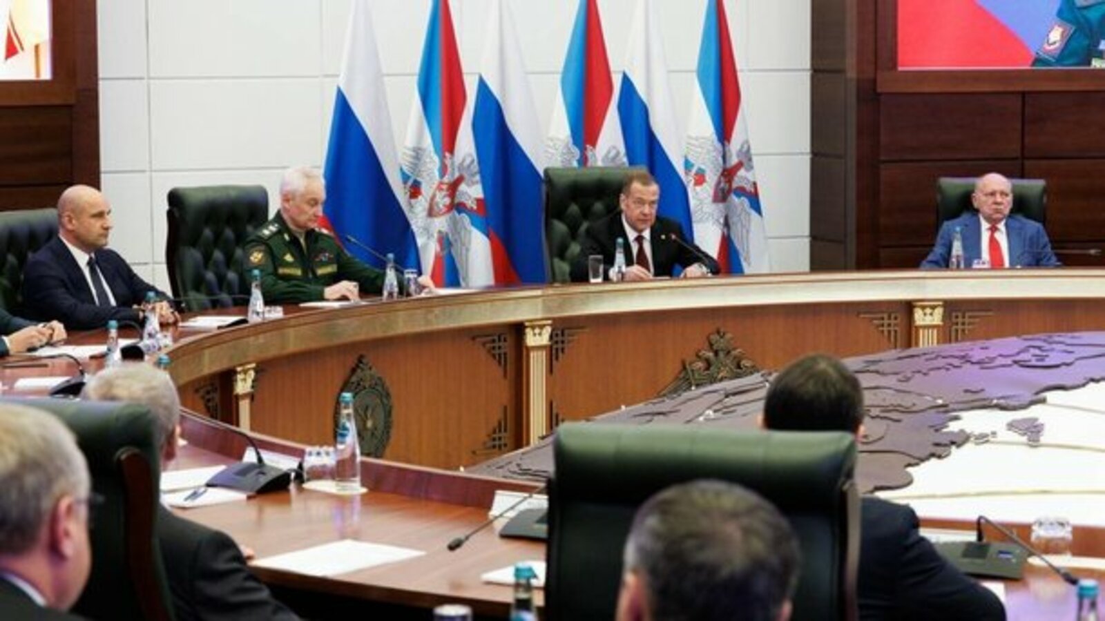 Р. Хабиров принял участие в заседании комиссии Совета безопасности РФ