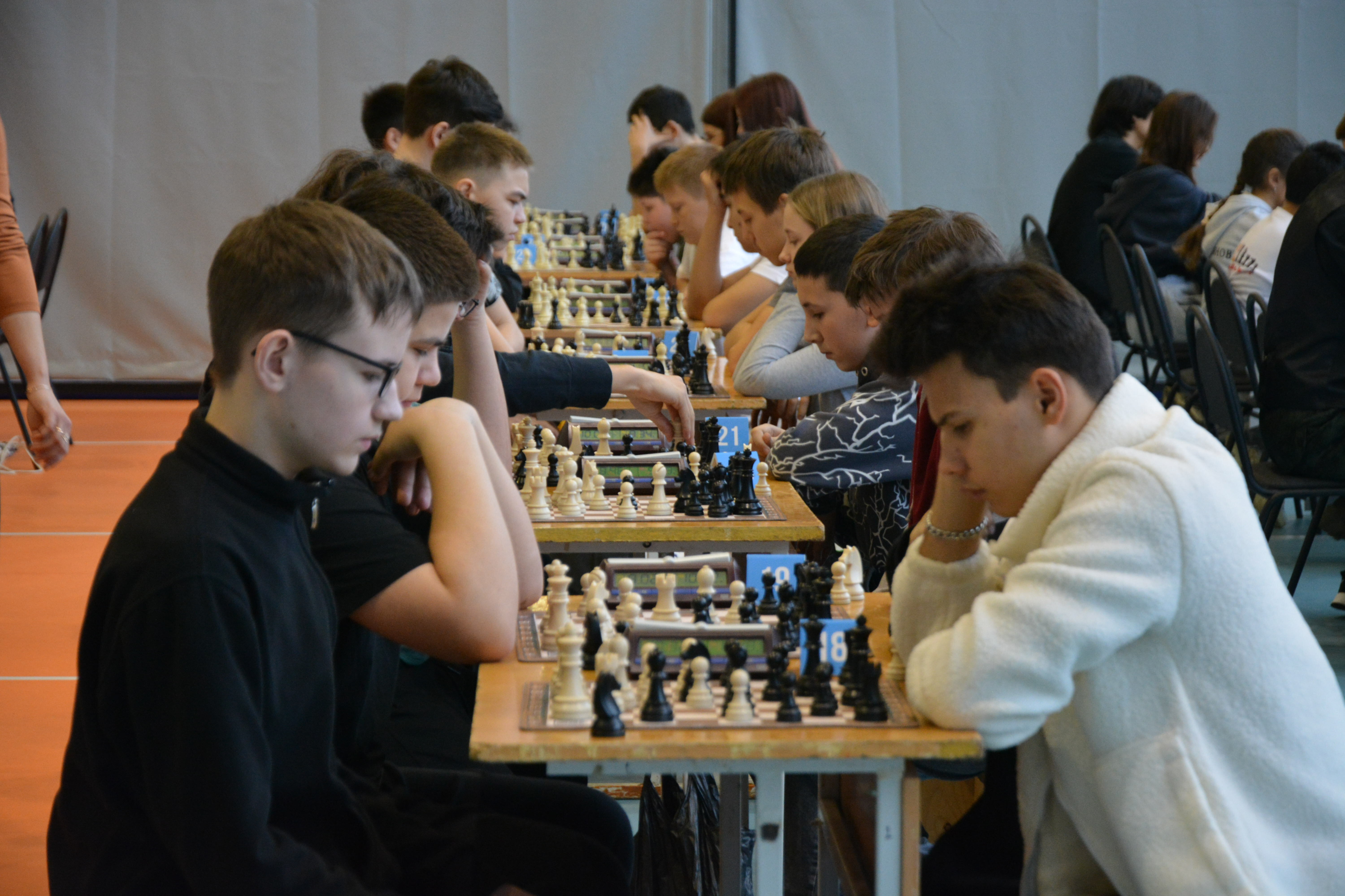 В Бураево начался Чемпионат по быстрым шахматам