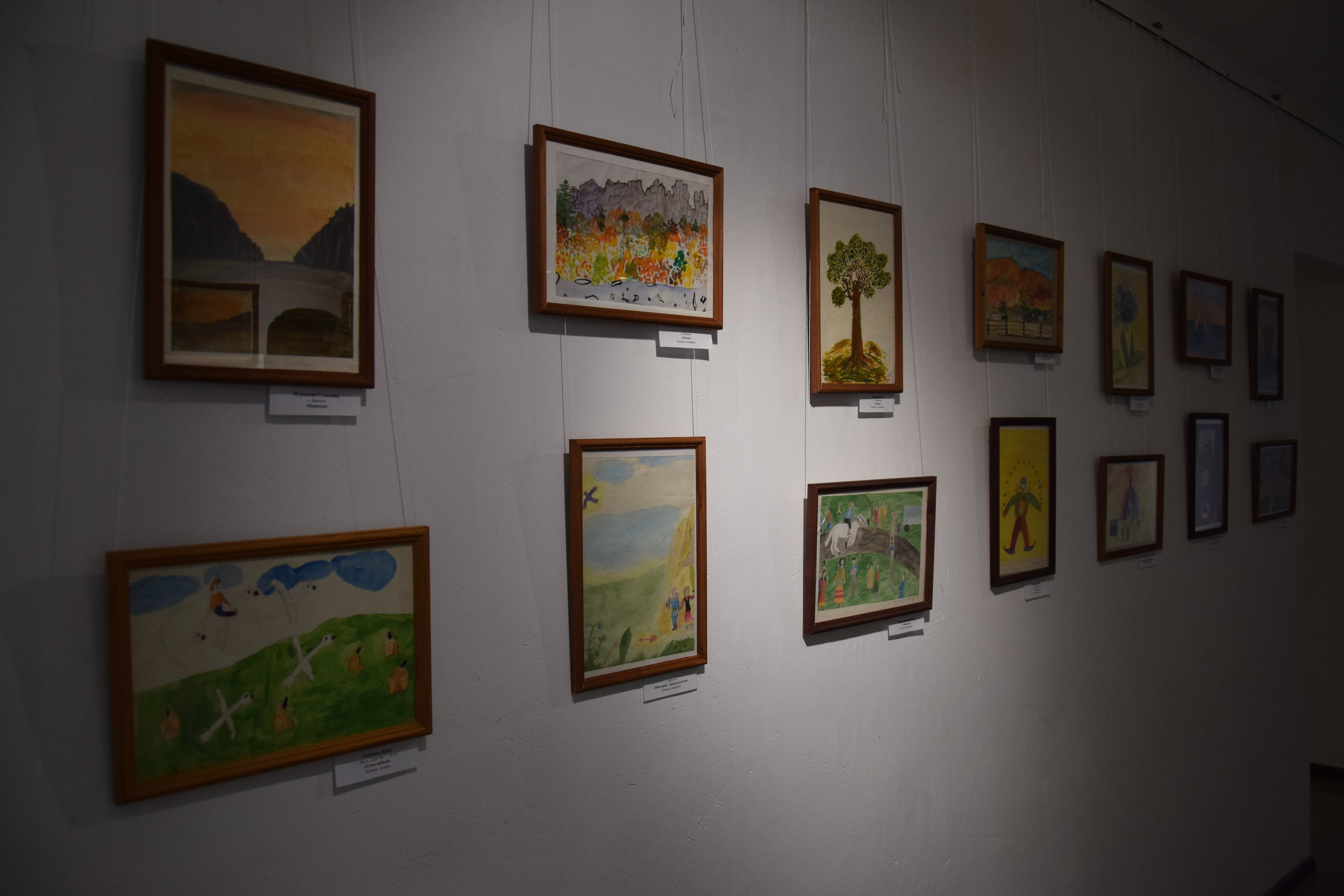 В Бураево состоялось открытие выставки «Штрихи времени»