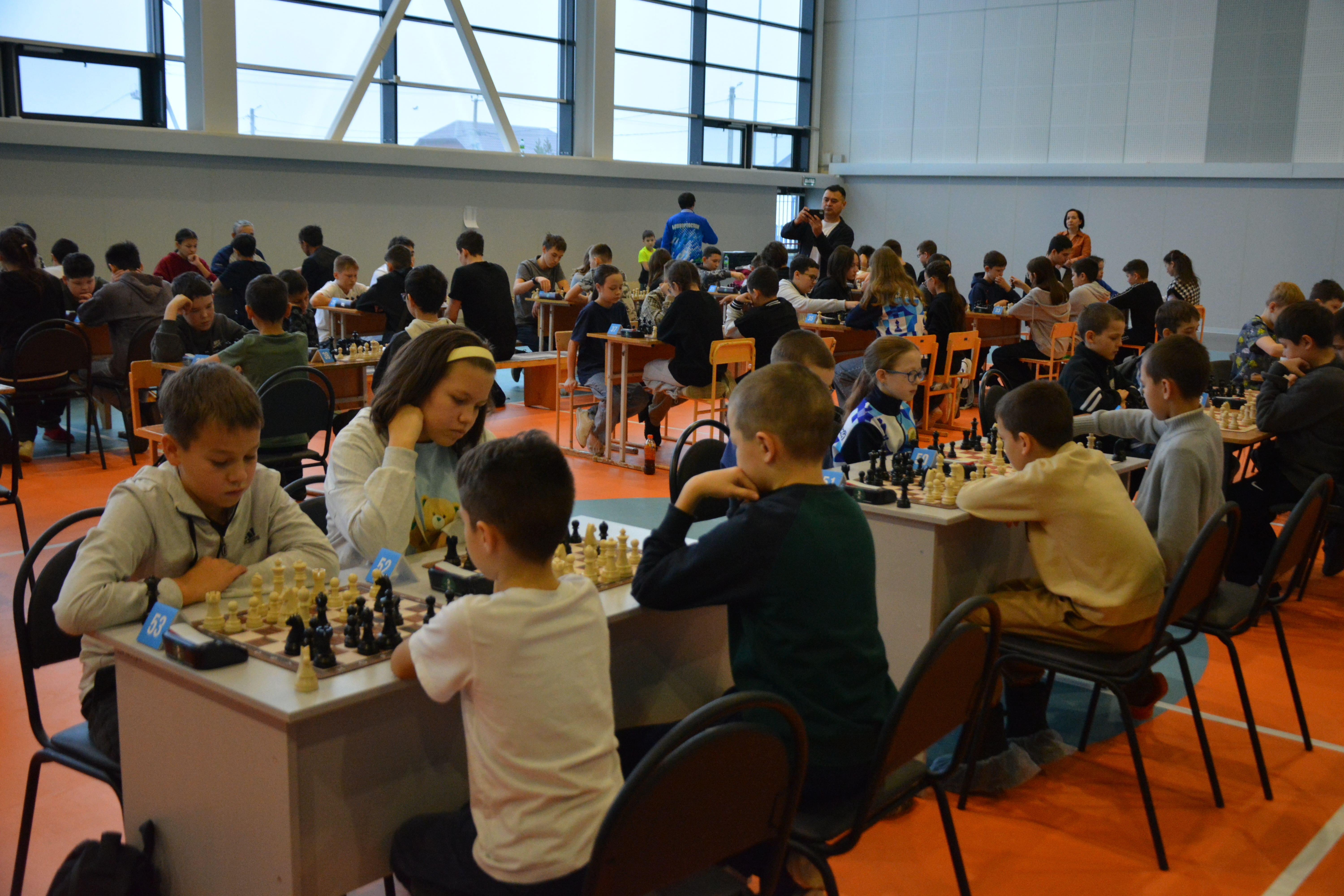 В Бураево начался Чемпионат по быстрым шахматам