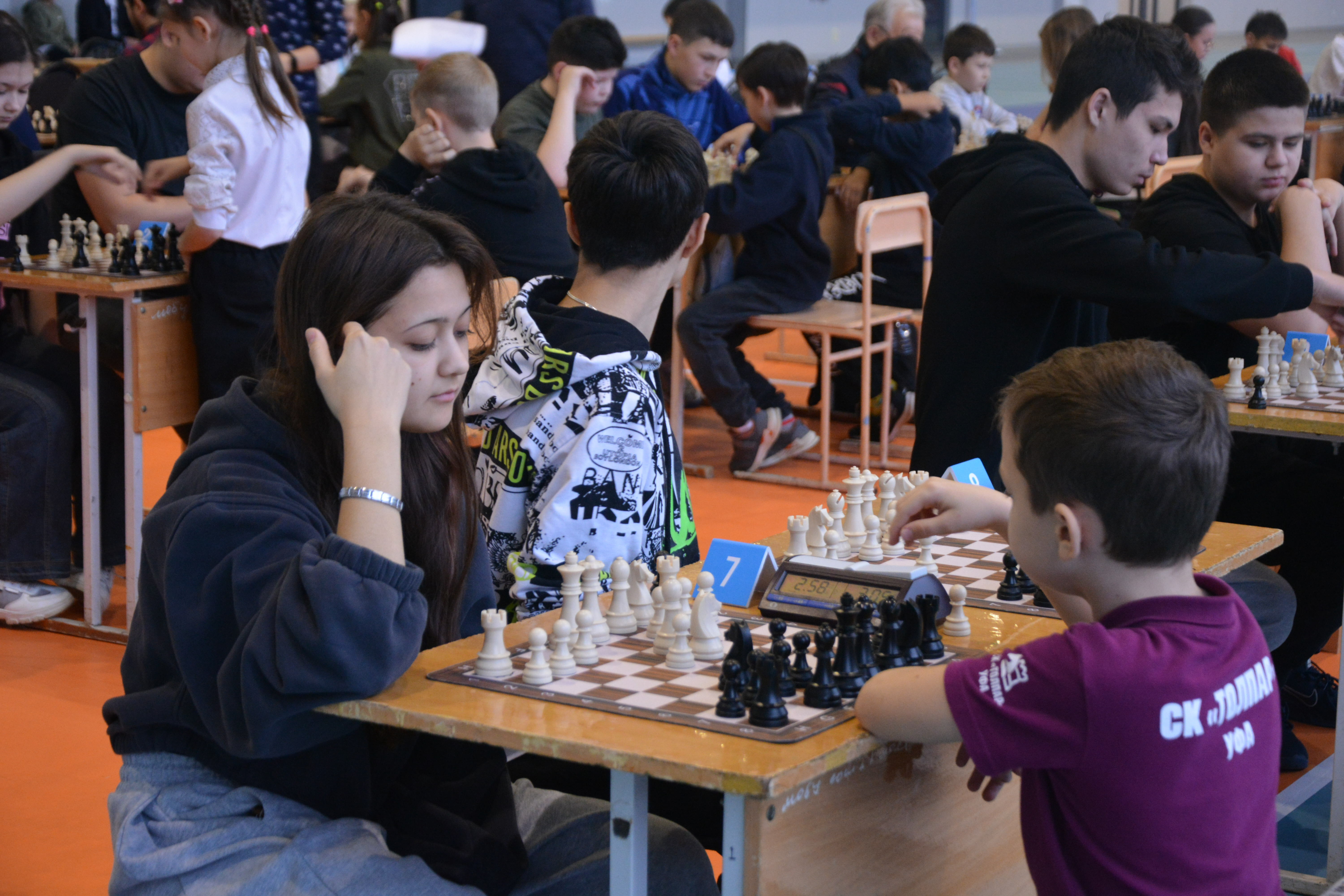 В Бураево начался второй день Чемпионата по шахматам