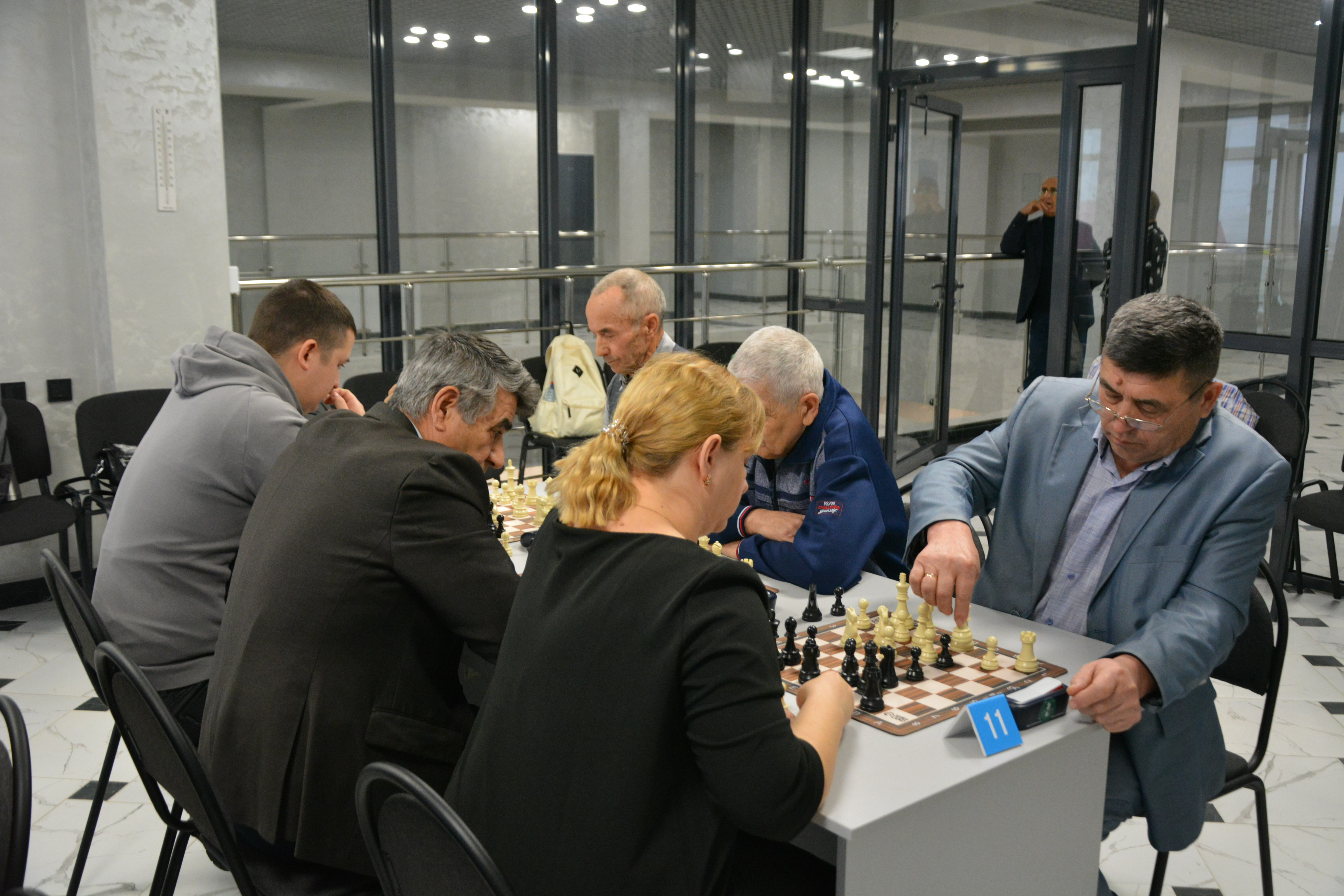 В Бураево начался Чемпионат по быстрым шахматам