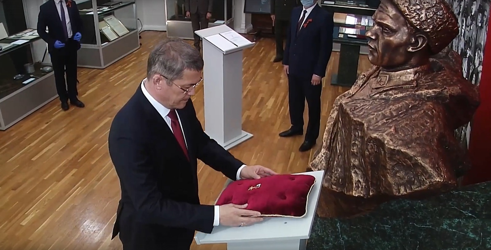 "Сложные времена рождают сильных людей"